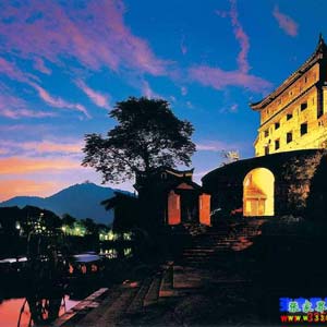 喜樂L線：天門山、張家界、袁家界、猛洞河、鳳凰古城超經典五日游