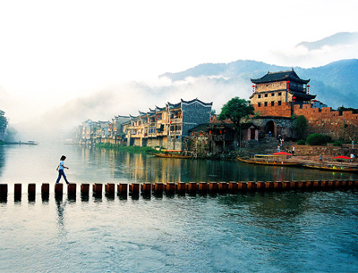 長沙往返A9線：鳳凰古城、德夯苗寨、矮寨吊索橋品質(zhì)純玩兩日游