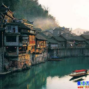 時尚商務C線：張家界、天門山、鳳凰古城四日游